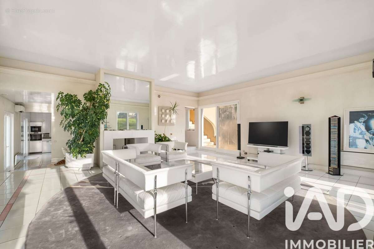 Photo 3 - Maison à SAINT-GENIS-LAVAL