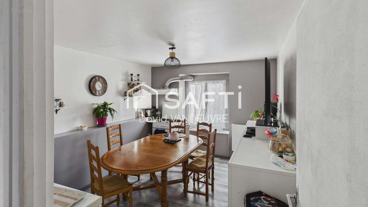 Commerce 189 m² à La Chatre  - photo 4