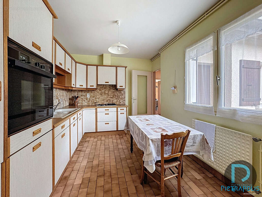 Maison à NEUVILLE-LES-DAMES