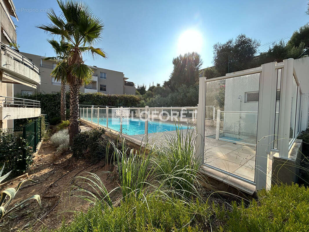 Appartement à SAINT-LAURENT-DU-VAR