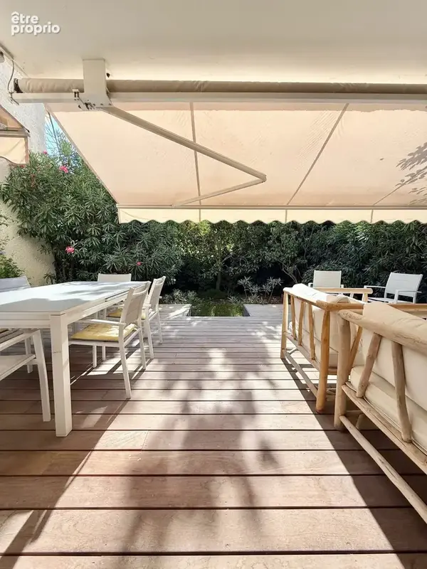 SAINT-TROPEZ : Appartement 4 pièces de 80 m² entièrement rénové, jardin de 100 m², piscine - photo 17