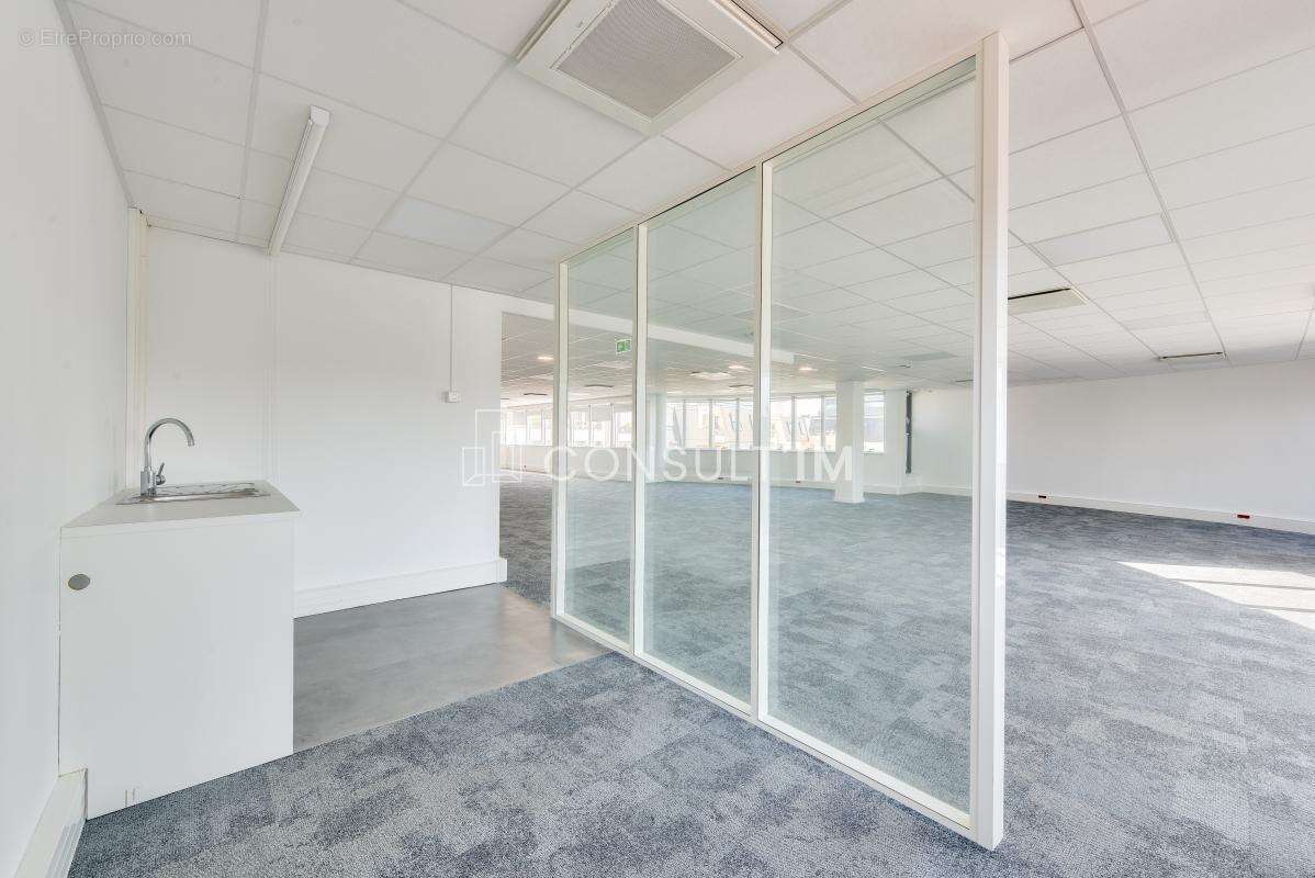 Commerce à ISSY-LES-MOULINEAUX