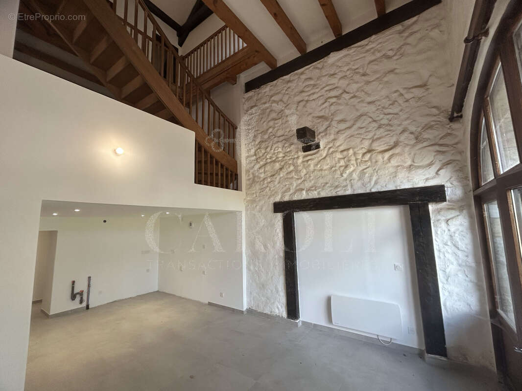 Maison à VILLY-LE-PELLOUX