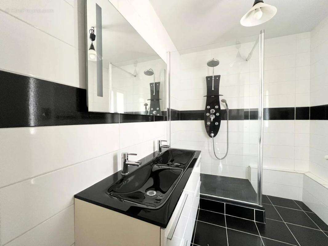 Maison à SAINT-CYR-SUR-LOIRE