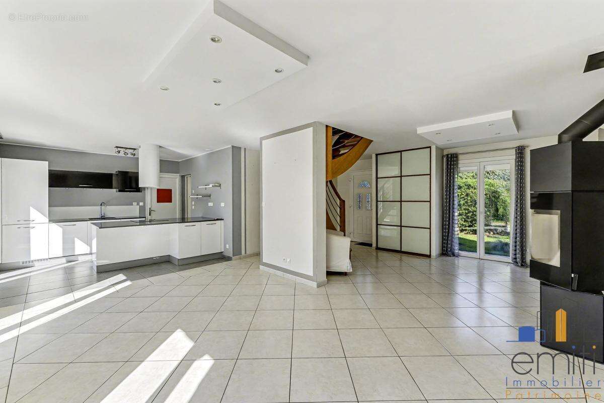 Maison à FONBEAUZARD