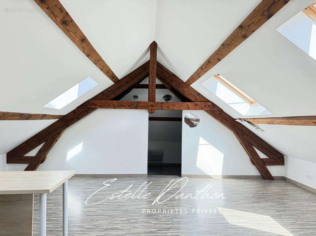 Appartement à CHARAVINES