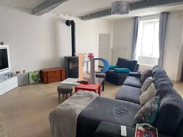 Maison à SAINT-CHRISTOPHE-EN-BRIONNAIS