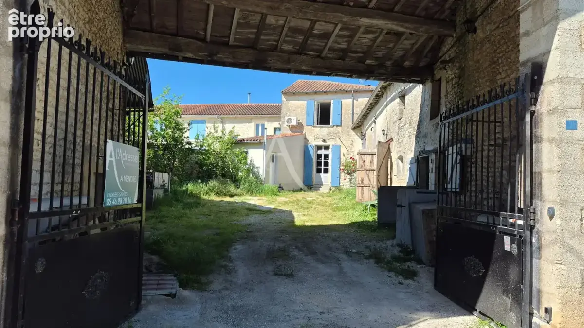 Maison à LOIRE-SUR-NIE