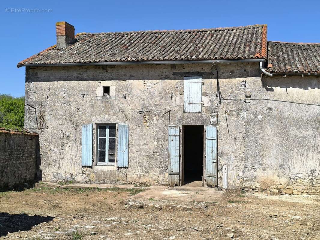 Maison à LIMALONGES