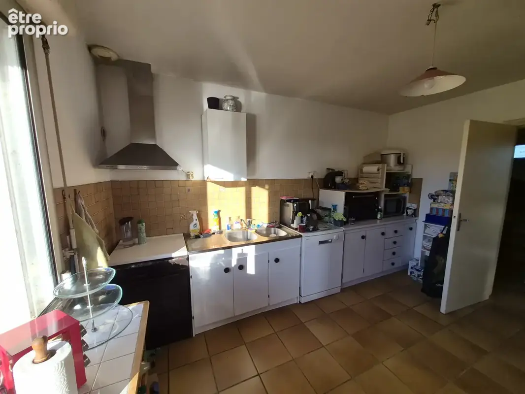 Maison familiale avec grand terrain et vue dégagée - photo 6