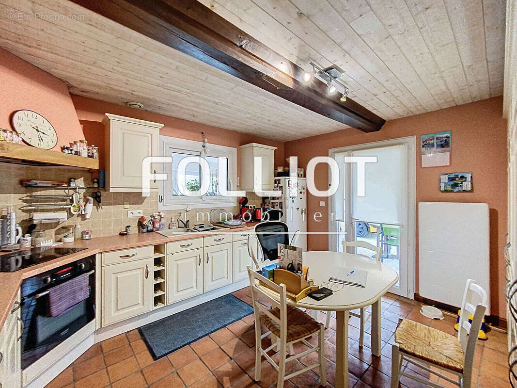 Maison à LES MOUTIERS-EN-CINGLAIS