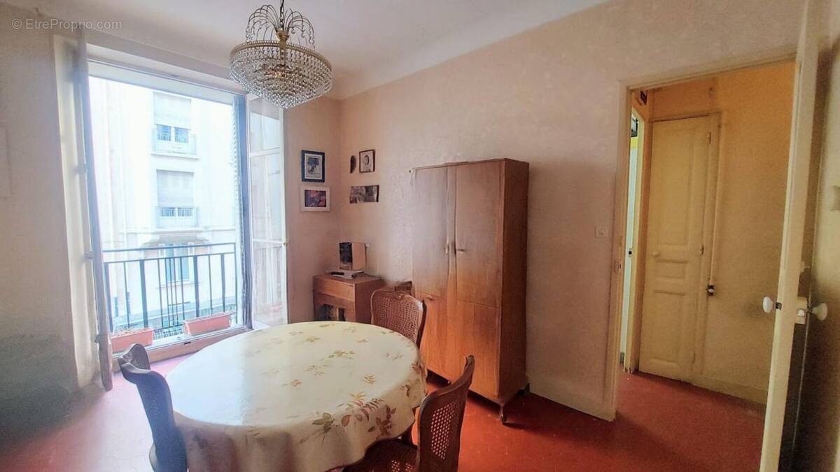 Appartement à MARSEILLE-4E