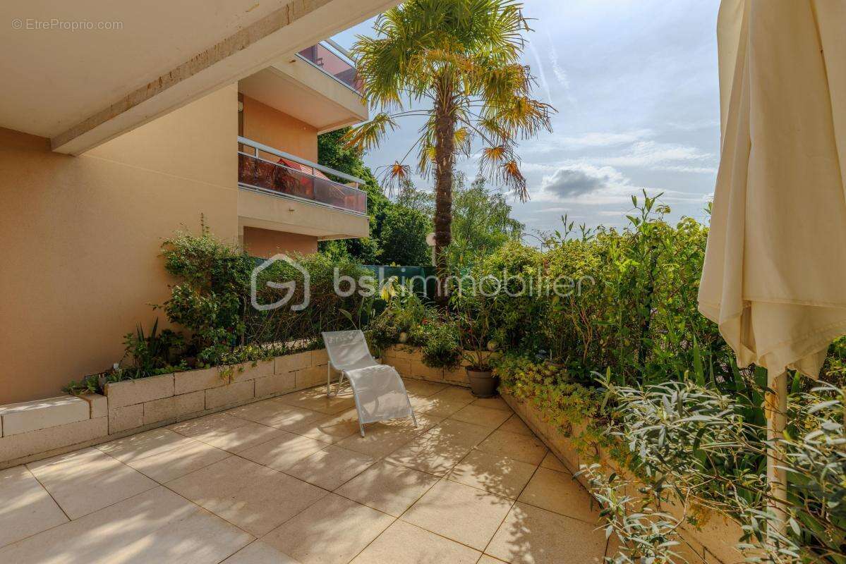 Charmant T3 de 58 m² + 2 terrasses arborées situé en bord de Saône, au sein d'une résidence boisée - photo 2