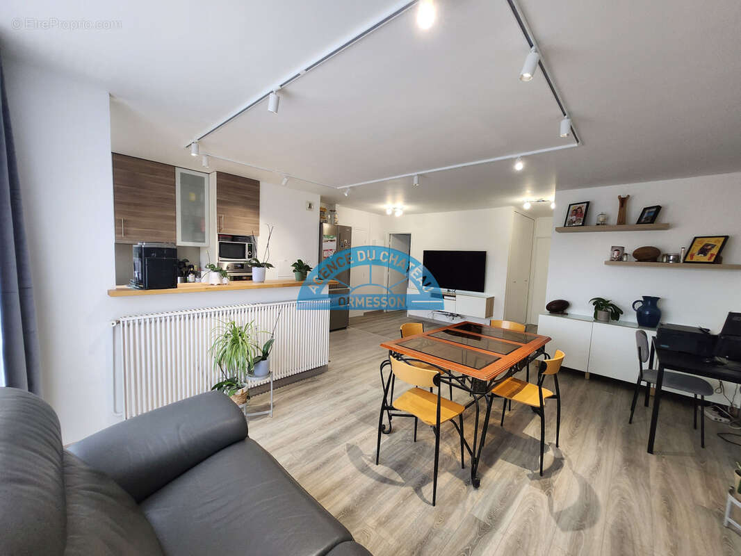 Appartement à CHENNEVIERES-SUR-MARNE