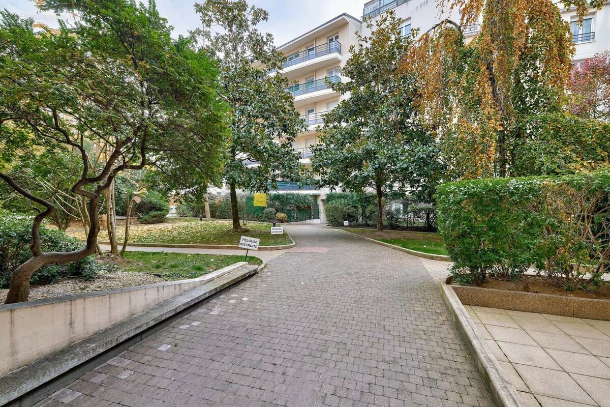 Appartement à COLOMBES