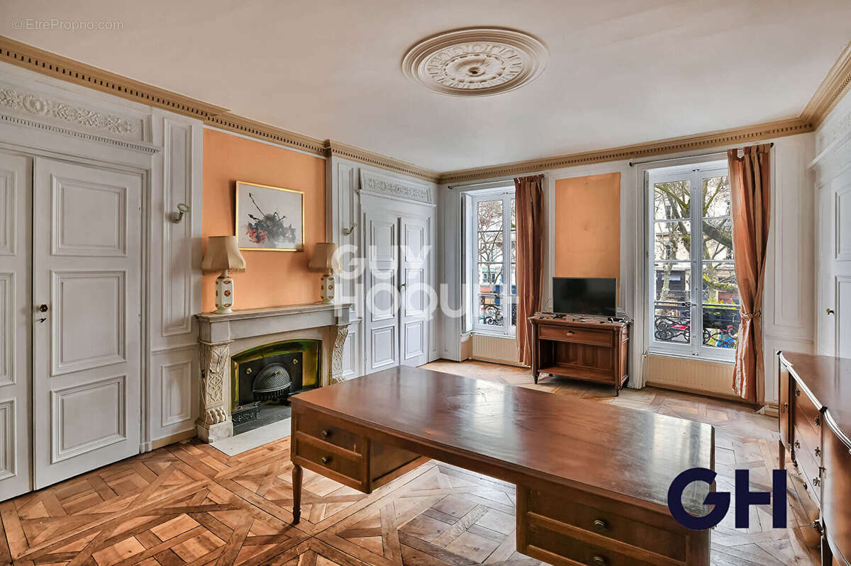 Appartement à LYON-6E