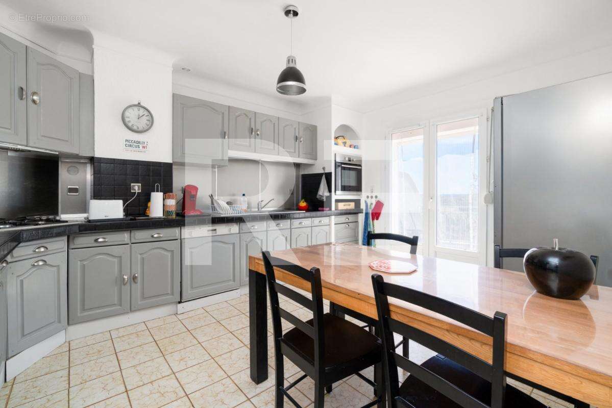 Appartement t4 avec terrasse , petit jardin et parking - photo 4