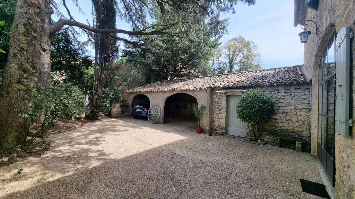 Maison à VAISON-LA-ROMAINE