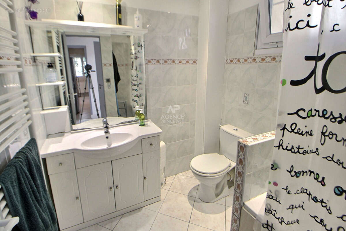 Maison à CHANTELOUP-LES-VIGNES