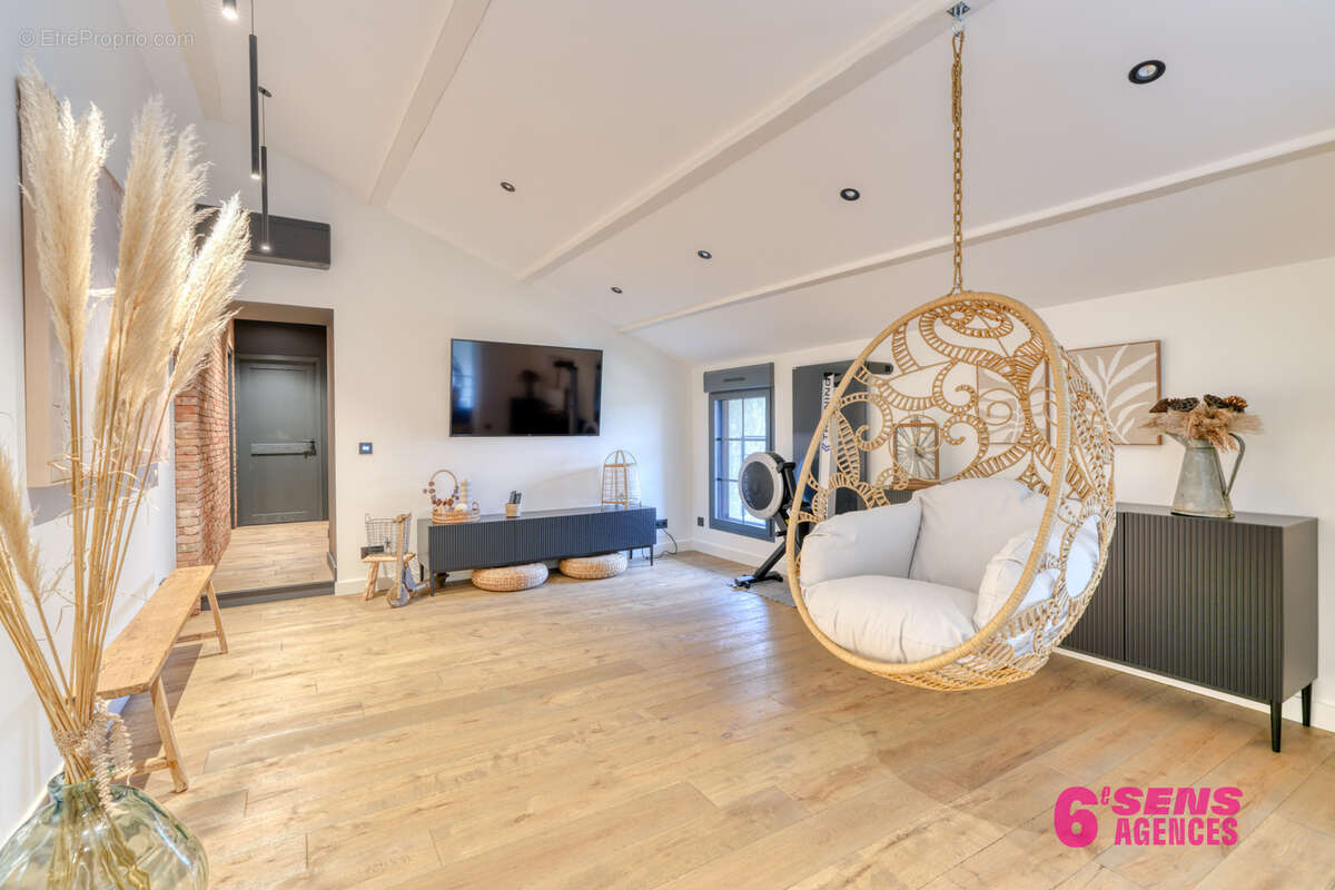 Maison à SAINT-BONNET-DE-MURE