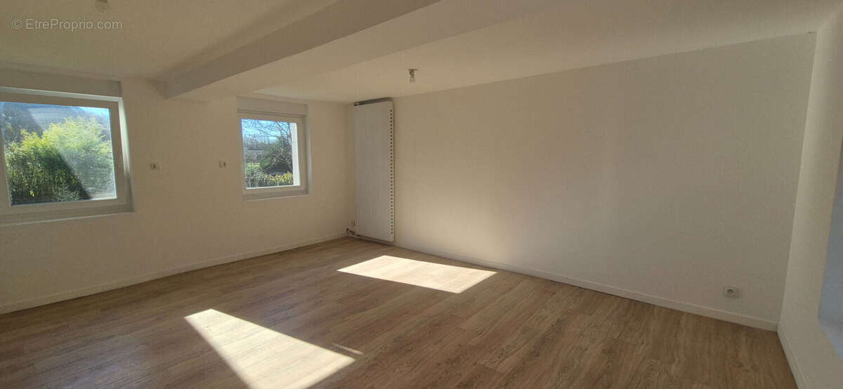 Maison à BRUAY-LA-BUISSIERE