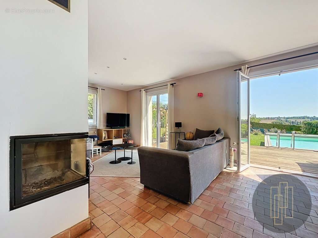 Maison à SAINT-DIDIER-DE-FORMANS