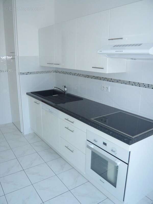 Cuisine Carrelage - Appartement à NICE