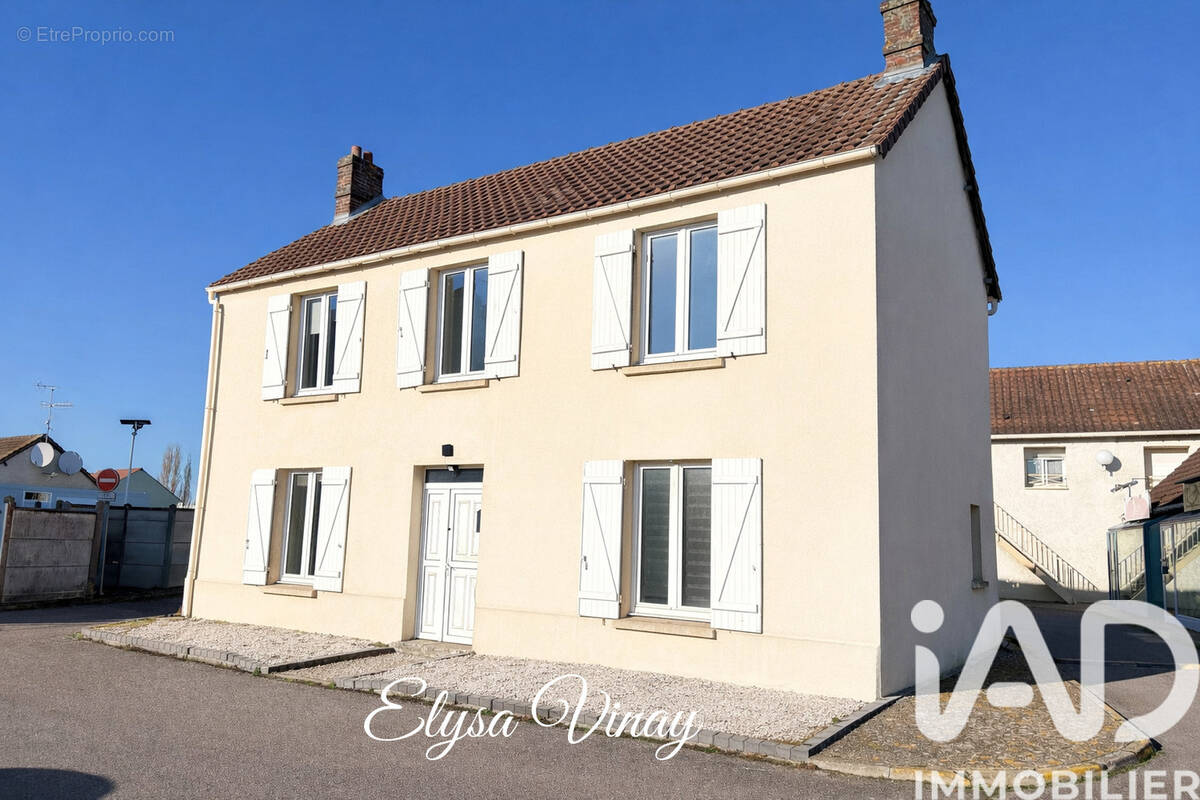Photo 1 - Maison à LONGNES