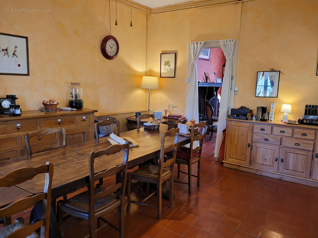 Domaine viticole avec maison de maître d'env. 850m2 habitables et 77 Hectares de terres - photo 14
