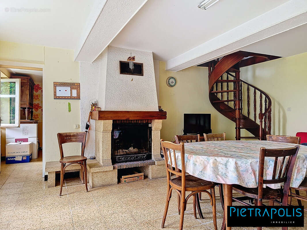 Maison à COLOMBIER-EN-BRIONNAIS