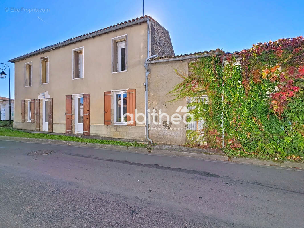 Maison à SAINT-GERMAIN-DU-SEUDRE