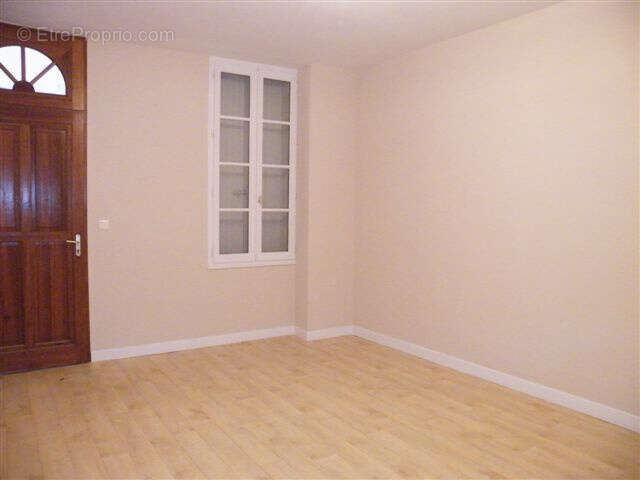 Maison à BARBEZIEUX-SAINT-HILAIRE