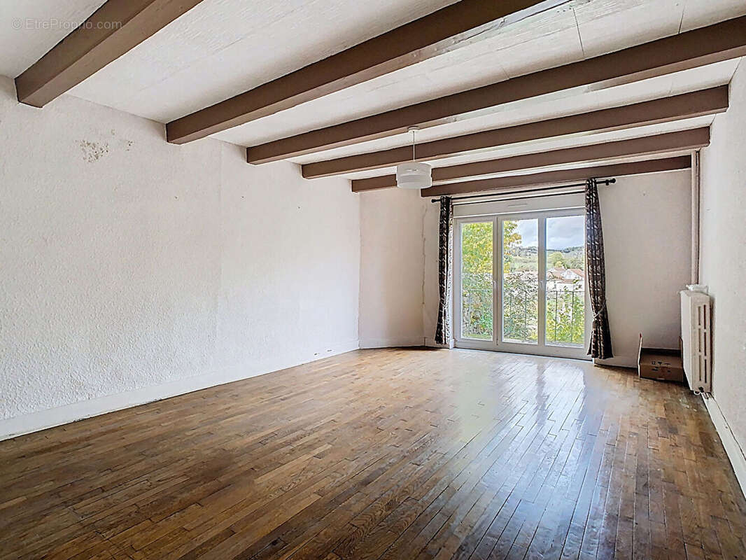 Maison à DAMPIERRE