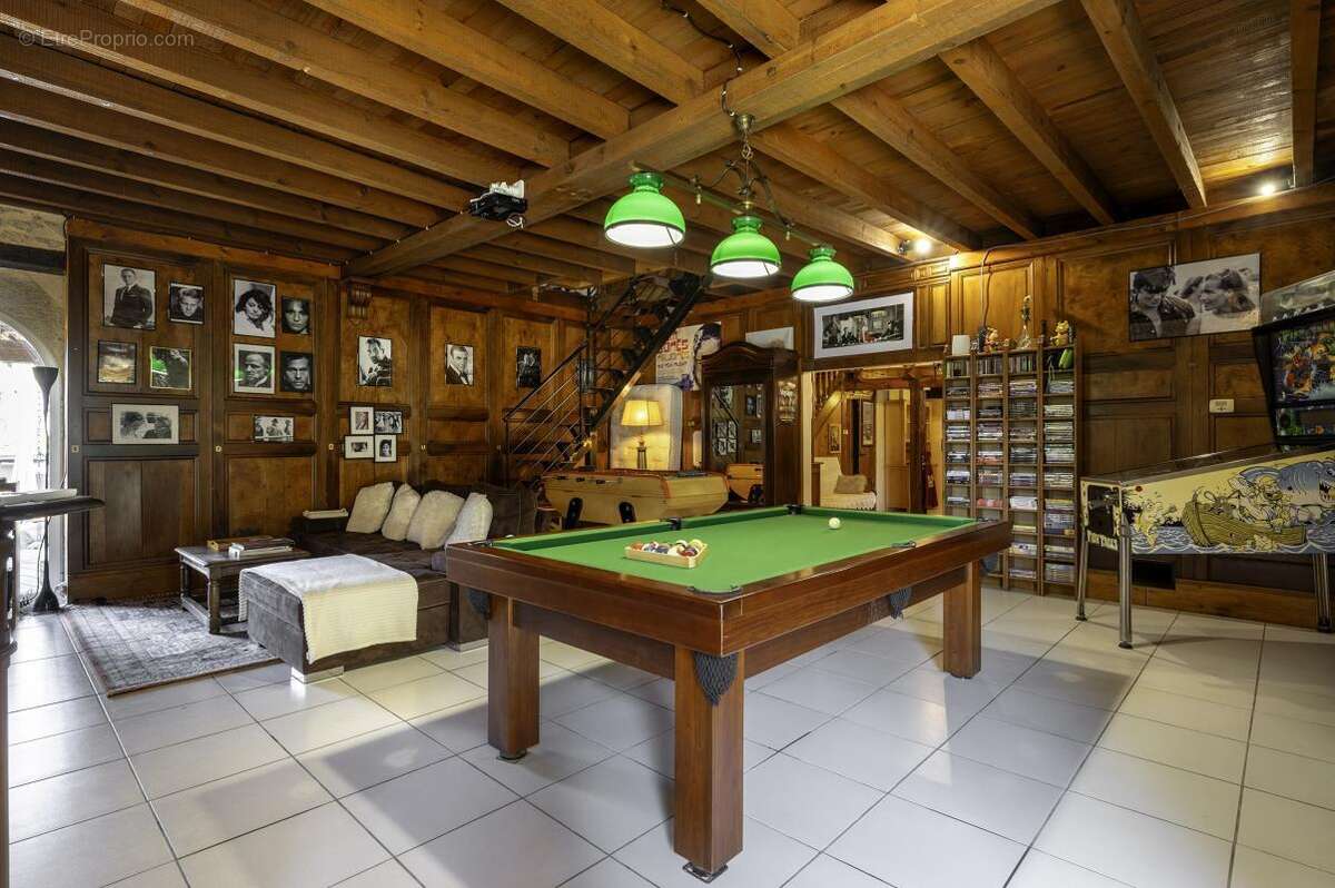 Maison 260 m² à Saint-Selve  - photo 22