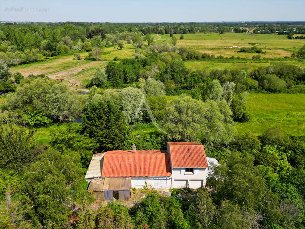 Maison à LE PERRIER