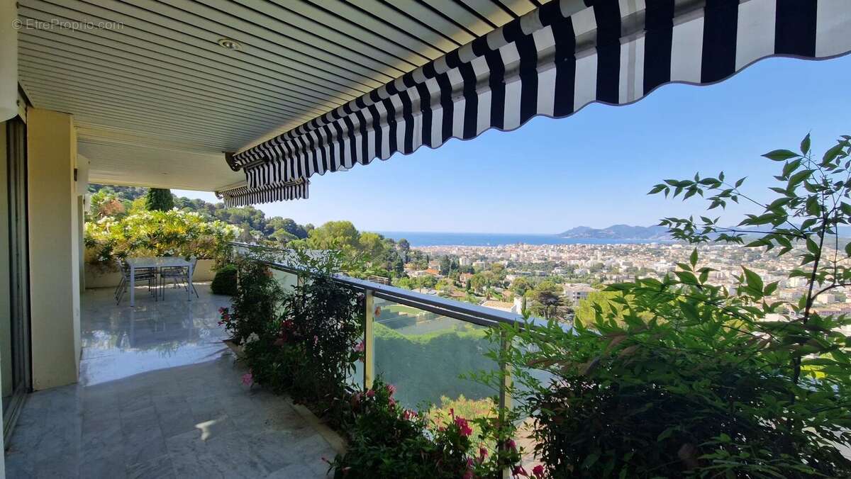 Appartement à LE CANNET