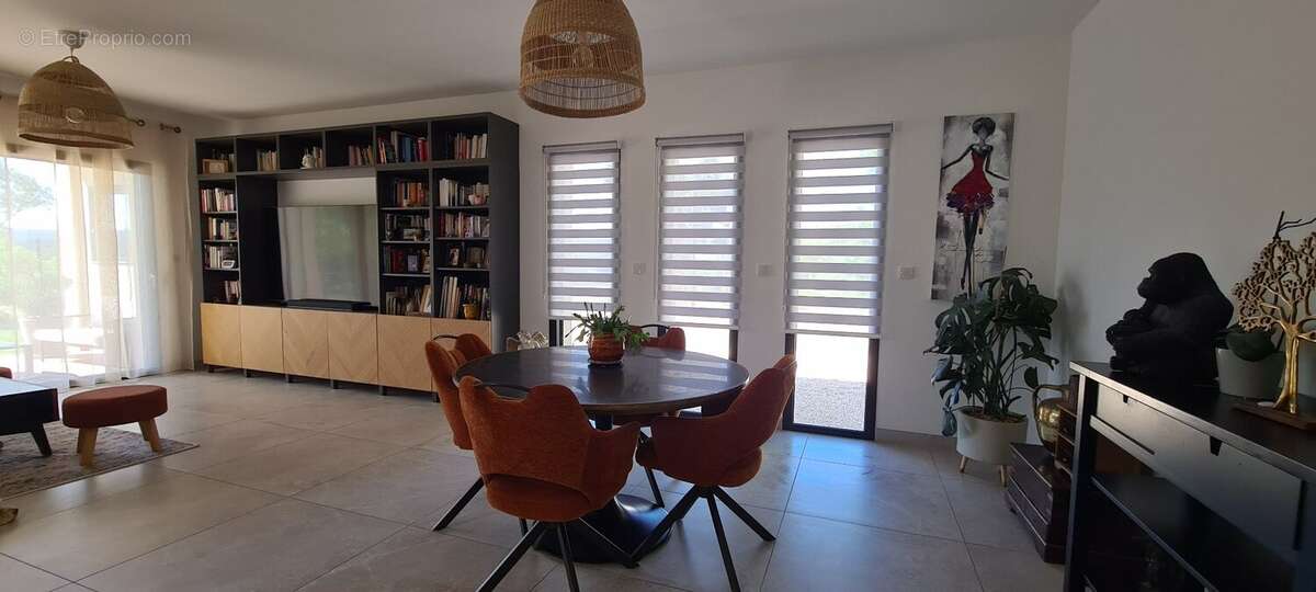 Maison à SAINT-QUENTIN-LA-POTERIE