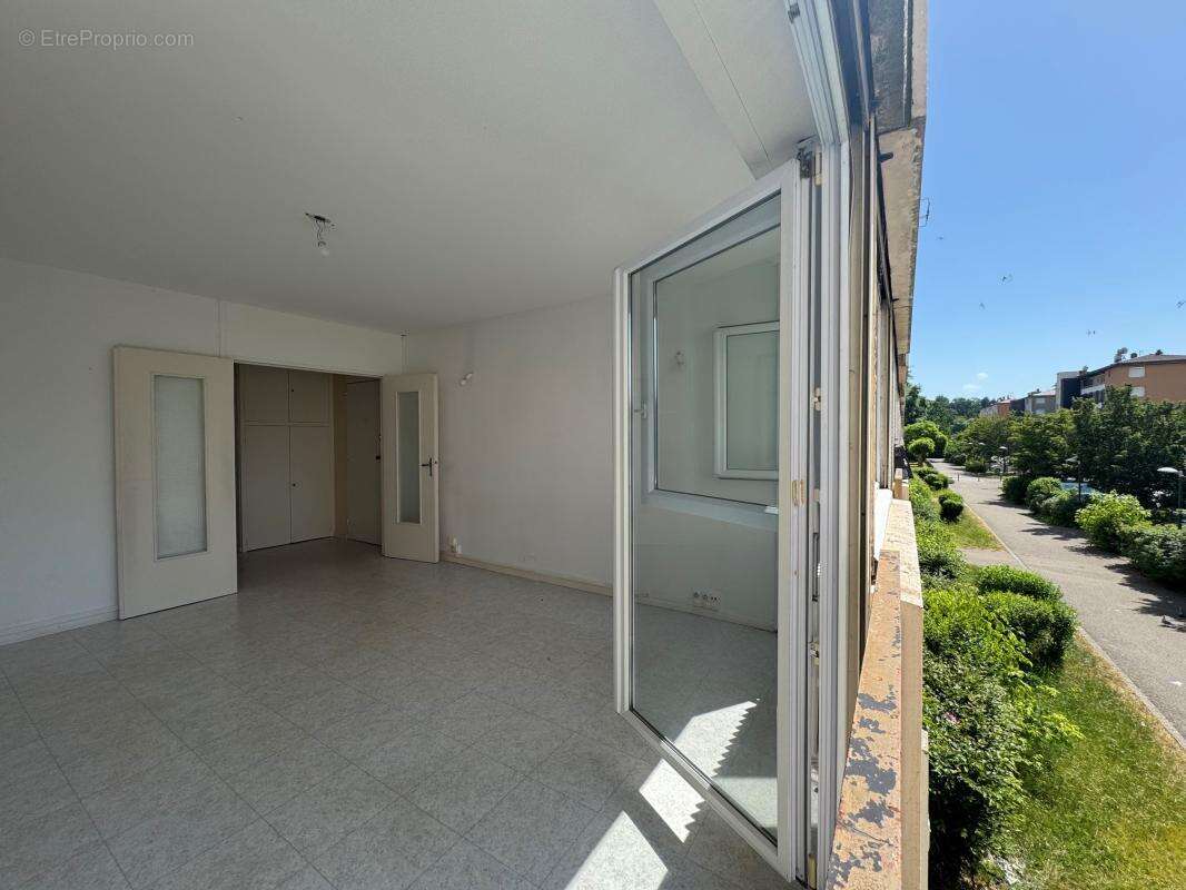 Appartement t4 au 1er étage avec ascenseur - photo 2
