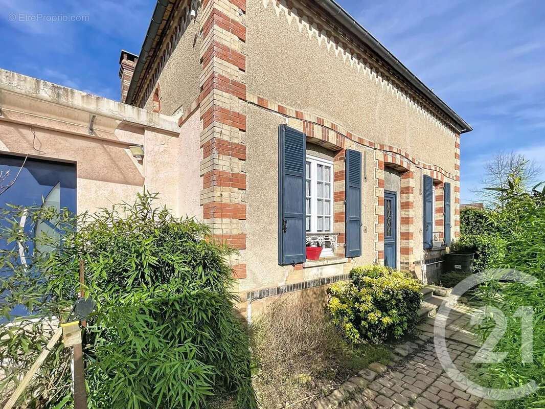 Maison à VINNEUF