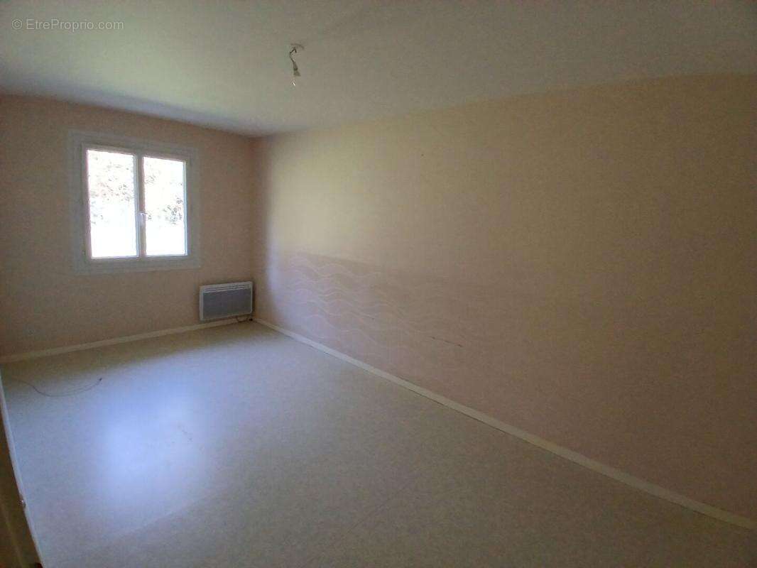 Maison à COURDEMANCHE