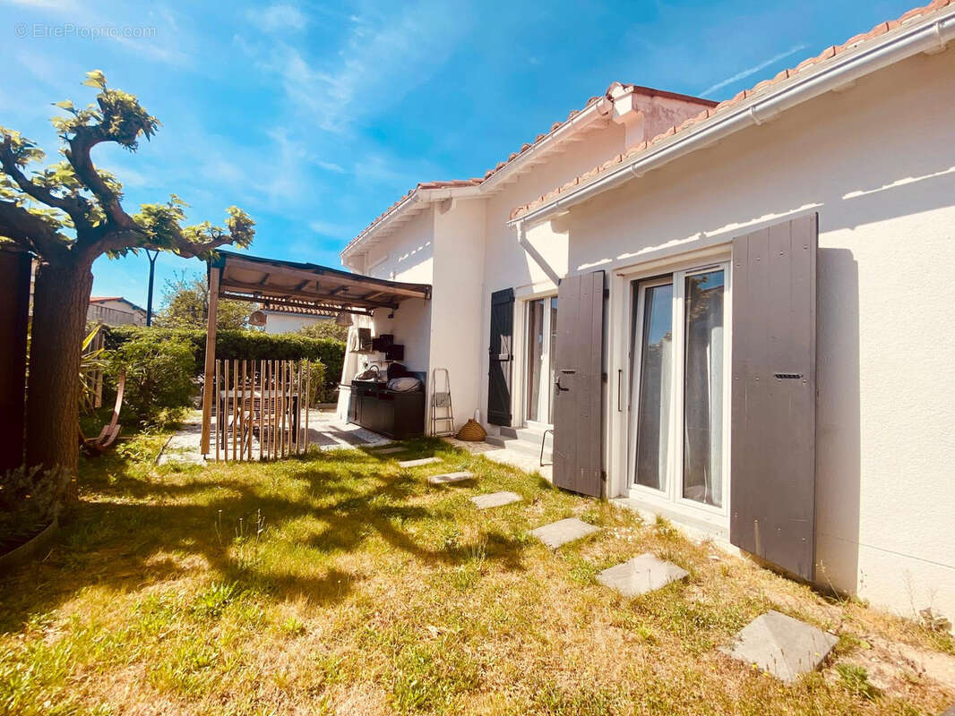 Maison à SAINT-CYPRIEN