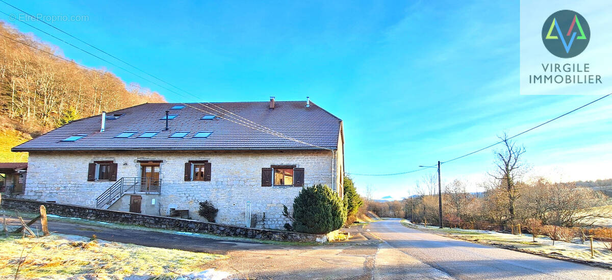 Appartement à REMORAY-BOUJEONS