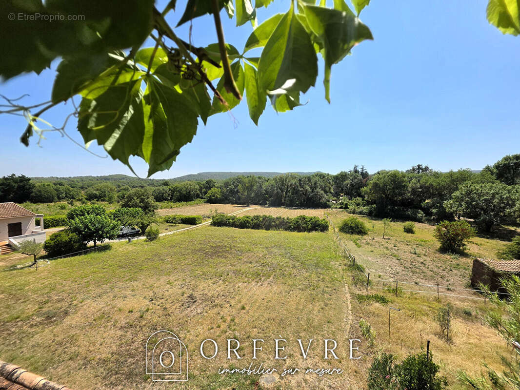 Maison Carnas avec garages sur 2700m² de terrain - photo 4