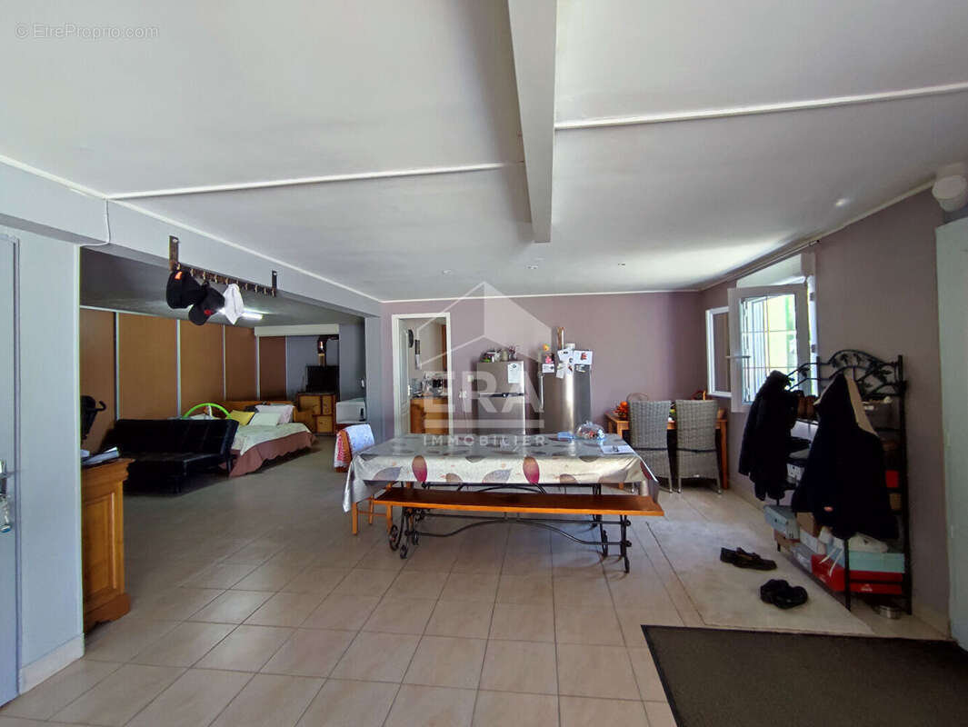 Maison à LE DESCHAUX