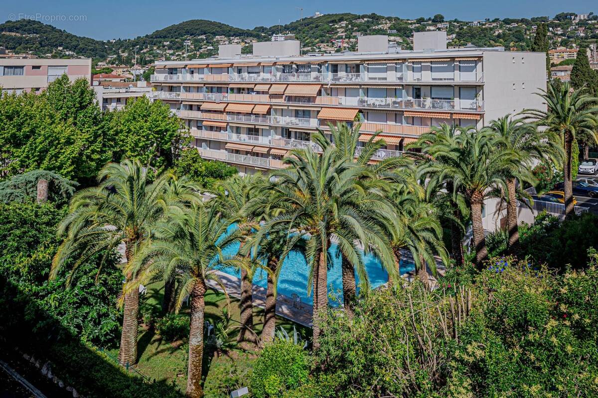 Appartement à VALLAURIS