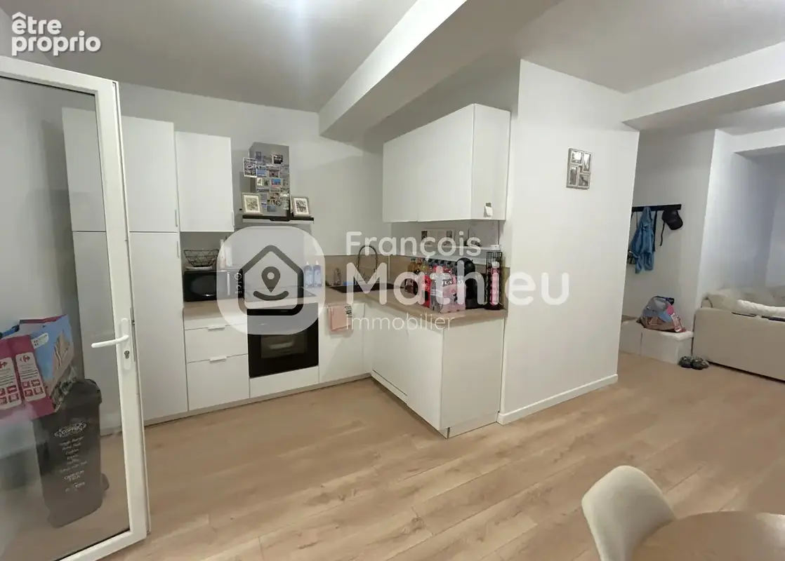 Châtillon-sur-Chalaronne - Immeuble de rapport d'environ 255m2 entièrement loué. - photo 12
