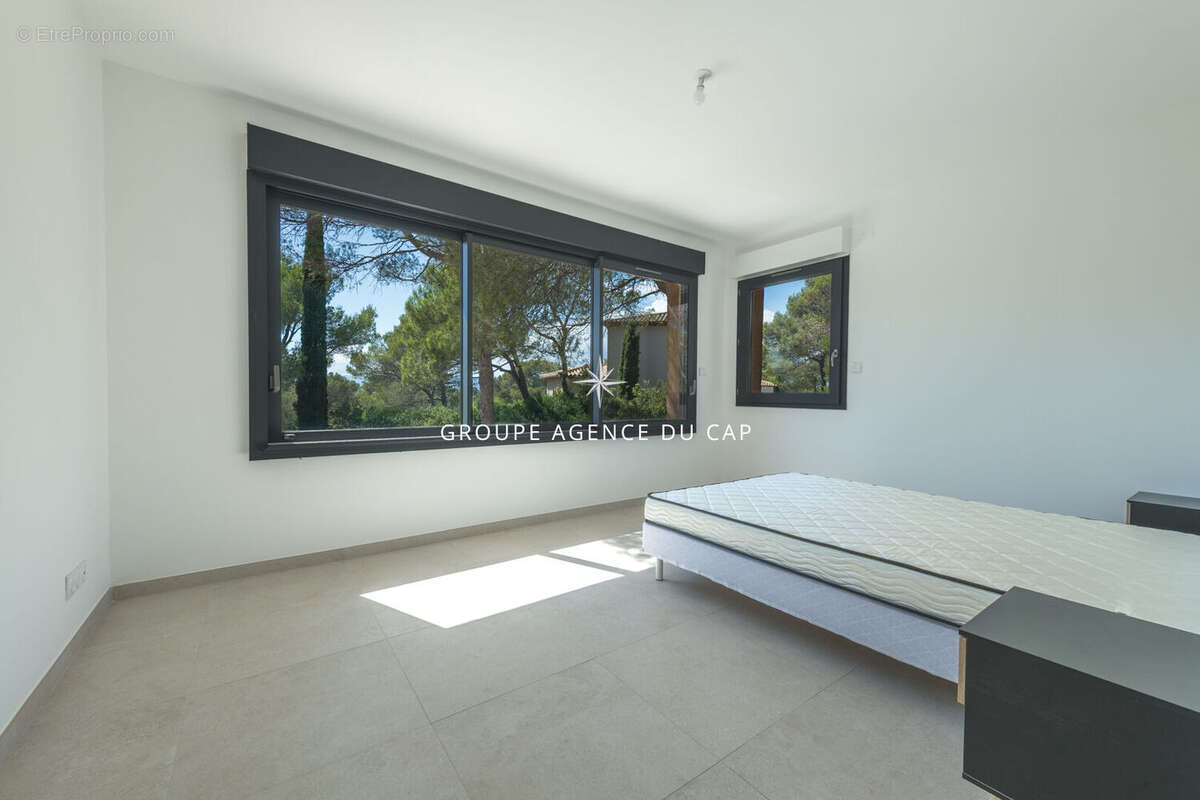 Saint raphael valescure villa 5 pièce(s) 162 m2 piscine - photo 10