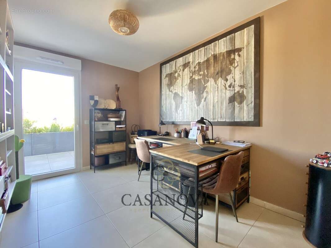 Appartement à MAUGUIO