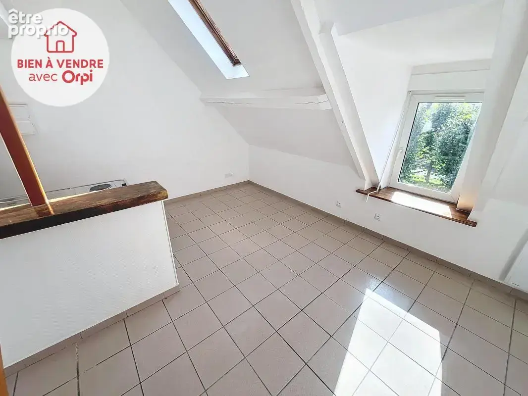 Appartement  loué F1 (22 m² Carrez) à vendre à JUZIERS - photo 9