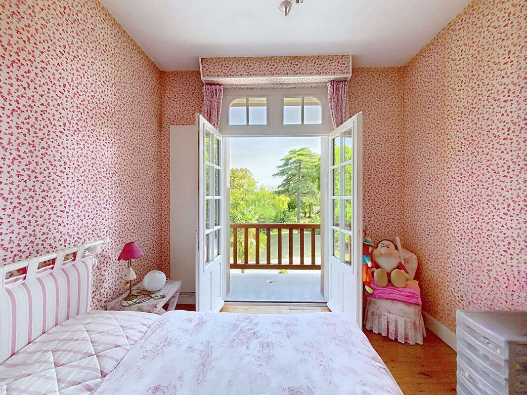 EXCLUSIVITE - VARAVILLE -  Proche mer. Villa Anglo-Normande d'exception et son parc. - photo 10